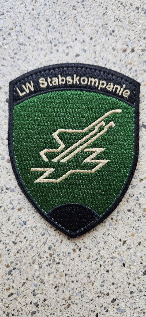 Placchette & Badge: *** Badge Luftwaffe Stabskompanie mit klett *** – Nuovo e nell'imballaggio originale da Riedholz venduto da fr_sIruP
