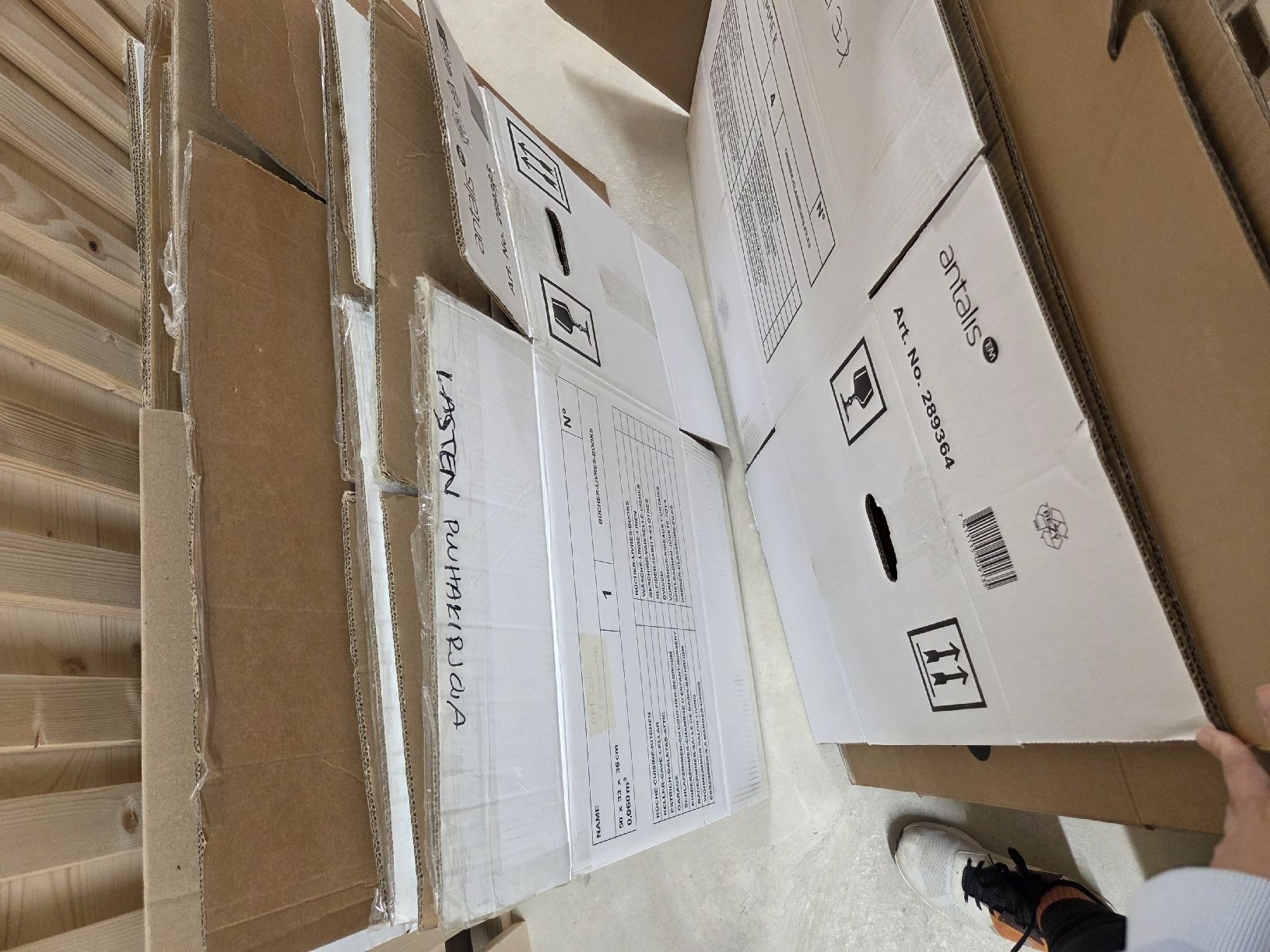 Cartoni: 20x Umzugskarton / Moving boxes foldable – Usato da Cham venduto da Hunninko 2