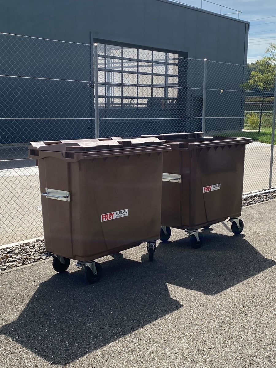 Altro per Ufficio & Commercio: Kunststoff Grosscontainer 770l / 2 Stück  – Usato da St. Erhard venduto da Dubi00 3