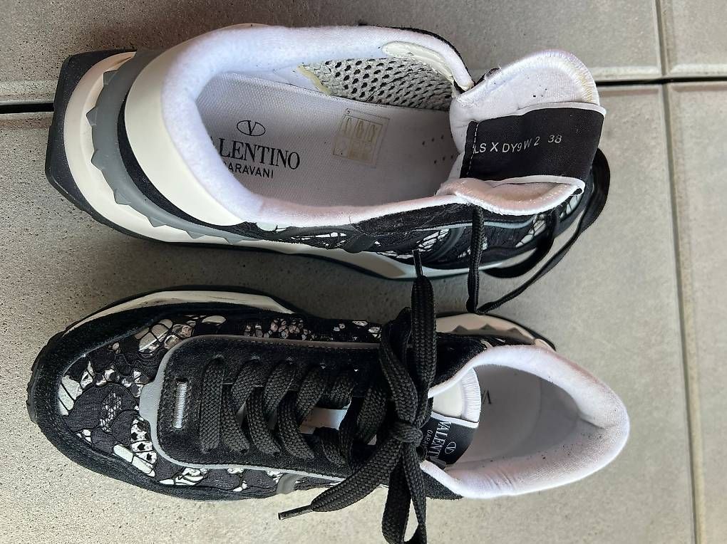 Chaussures femmes: SNEACKERS VALENTINO IN PIZZO – D'occasion à Gentilino par pet_p7fg 2