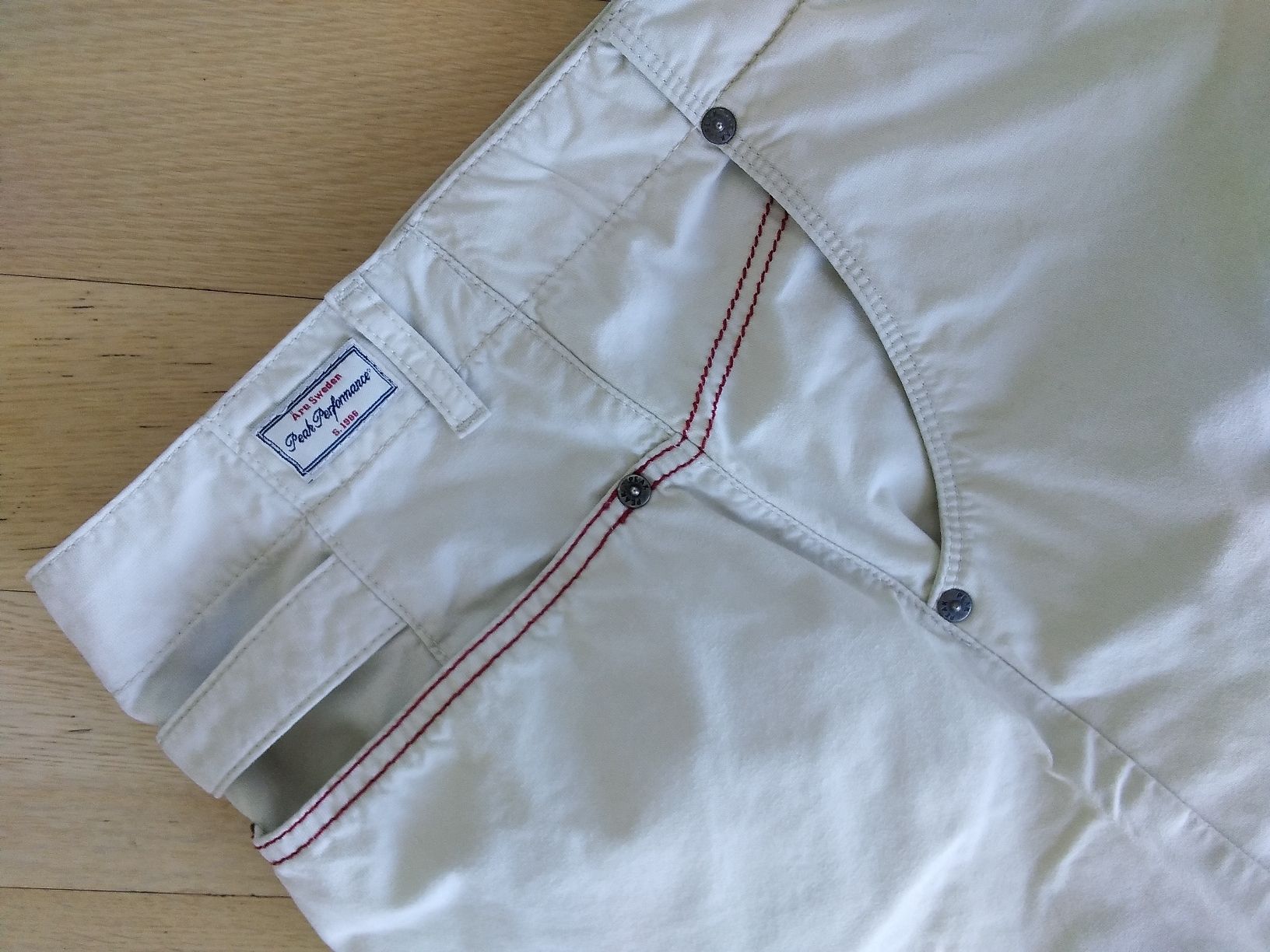 Peak Performance Gonne: Peak Performance Jupe Ecru Size XXS – Usato da Buchrain venduto da QueenyHE51 5