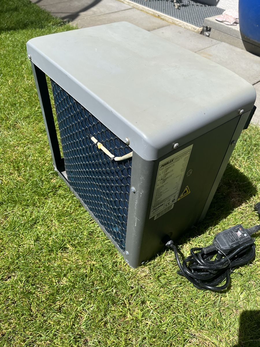 Piscine: Poolex Nano reversible heat pump used condition – Usato da Grosswangen venduto da Mike018 3