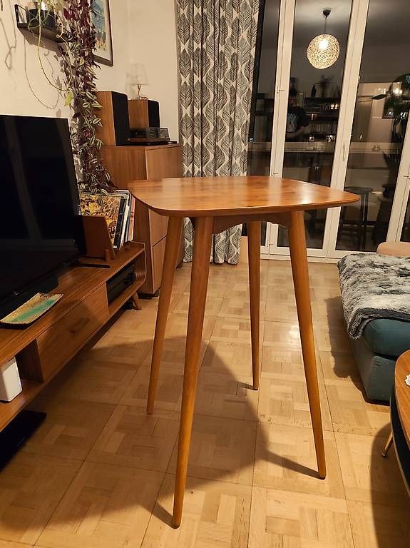 Set di tavolo e panche: Table + Chaises hautes – Usato da Genève venduto da valentin.dupanloup 3
