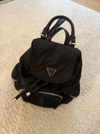 Guess Rucksack schwarz neuwertig