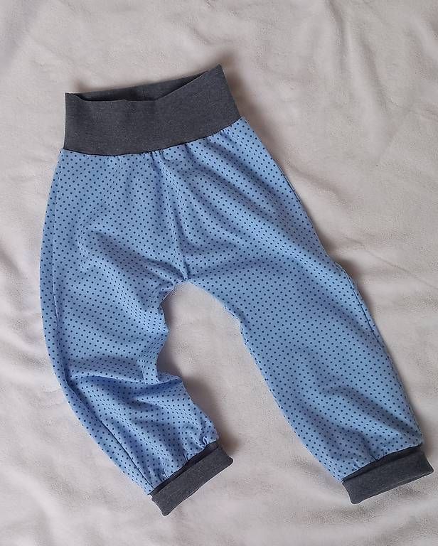 Pantaloni: Jerseyhose Tüpfel Gr. 98 – Nuovo e nell'imballaggio originale da Büsserach venduto da pepper44
