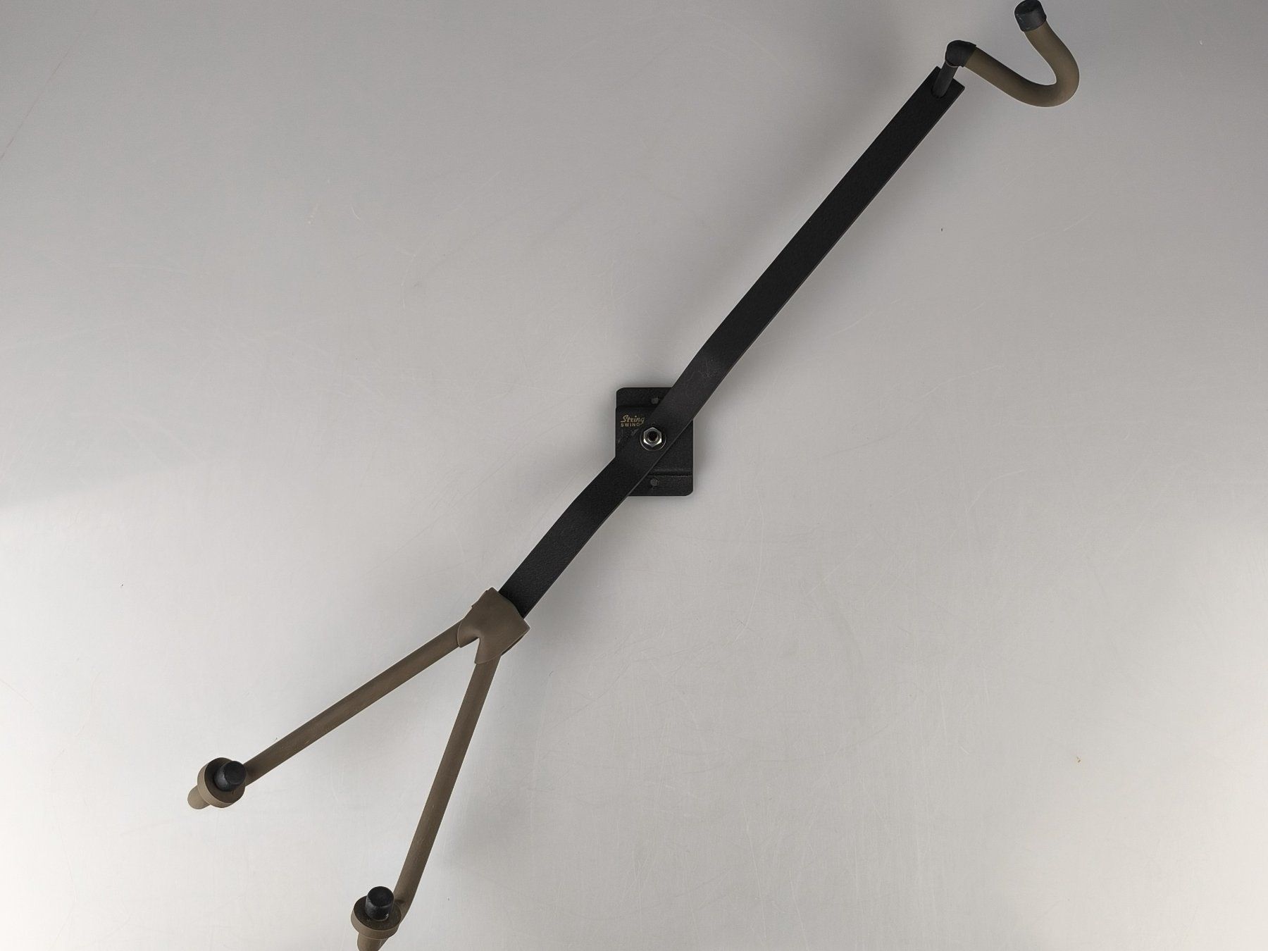 Instrumenten-& Notenständer: String Swing - Horizontal Guitar Wall Mount – Gebraucht aus Rüti ZH von Restwert_Rueti_ZH