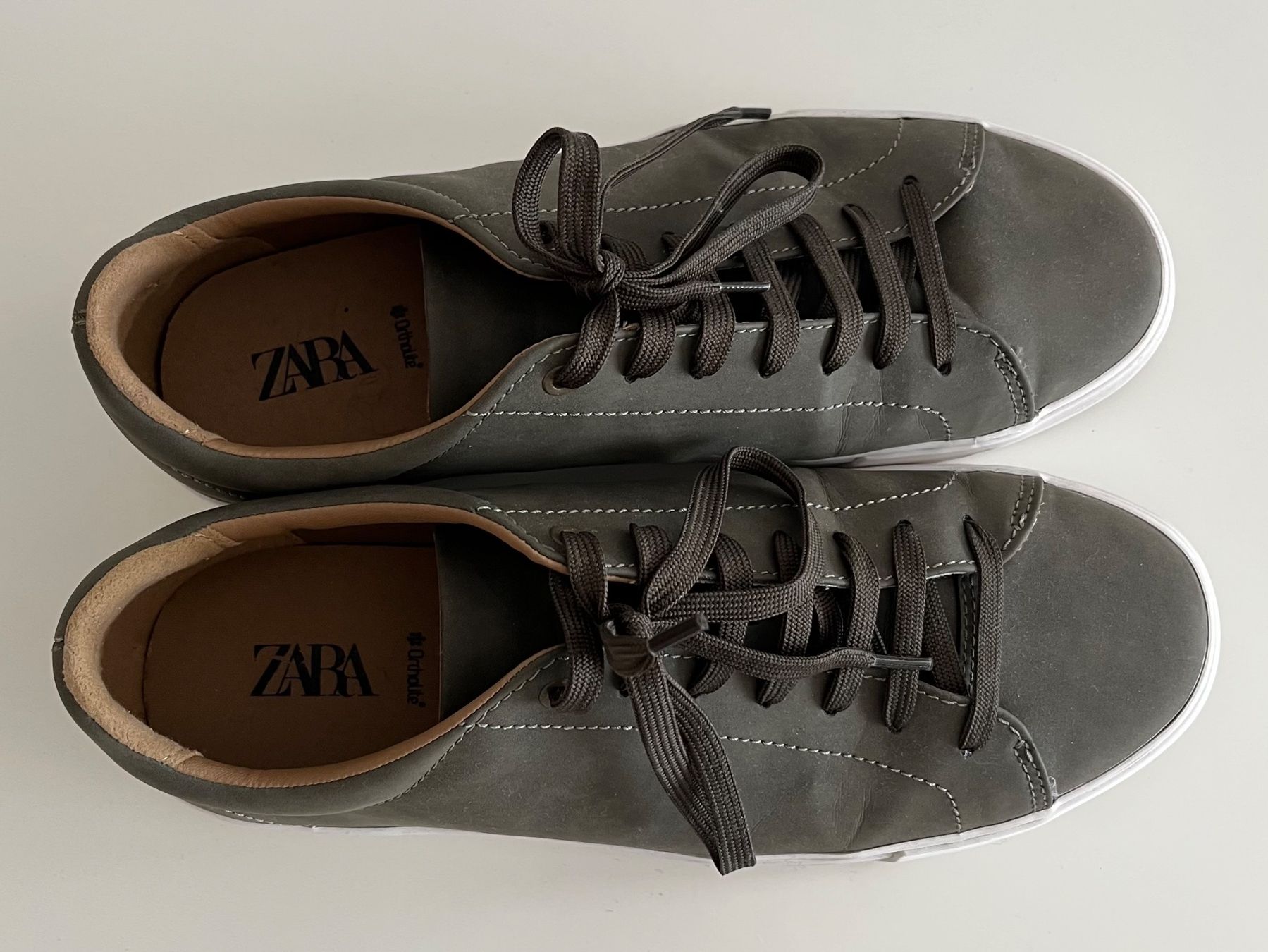 Zara Herrenschuhe: ZARA Basic Sneakers Grösse 43 (US 10) – Gebraucht aus Zollikon von Svch 1
