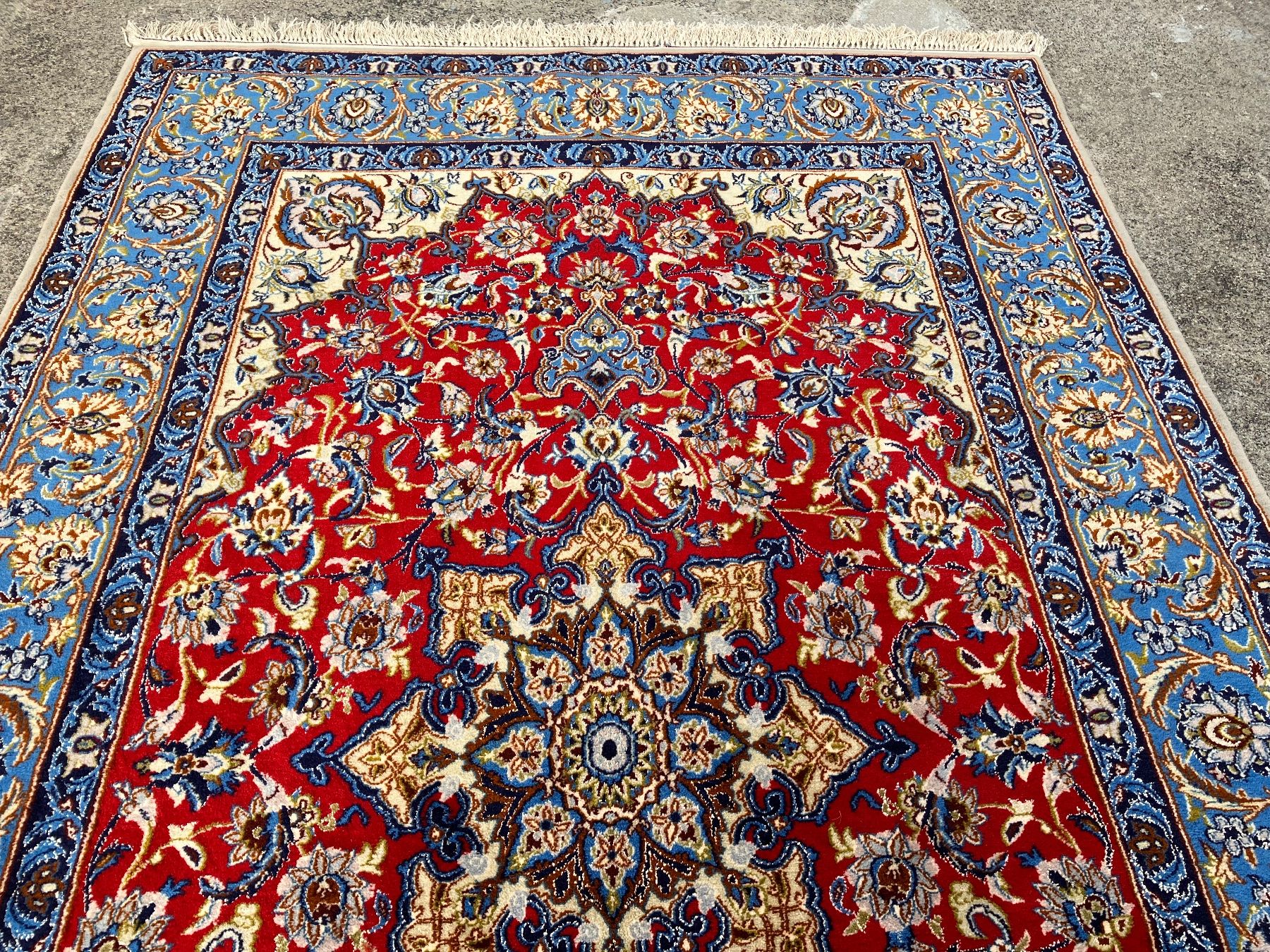 Teppiche: ISFAHAN mit Seide Perser 180x109cm – Gebraucht aus Zürich von Artnuvo