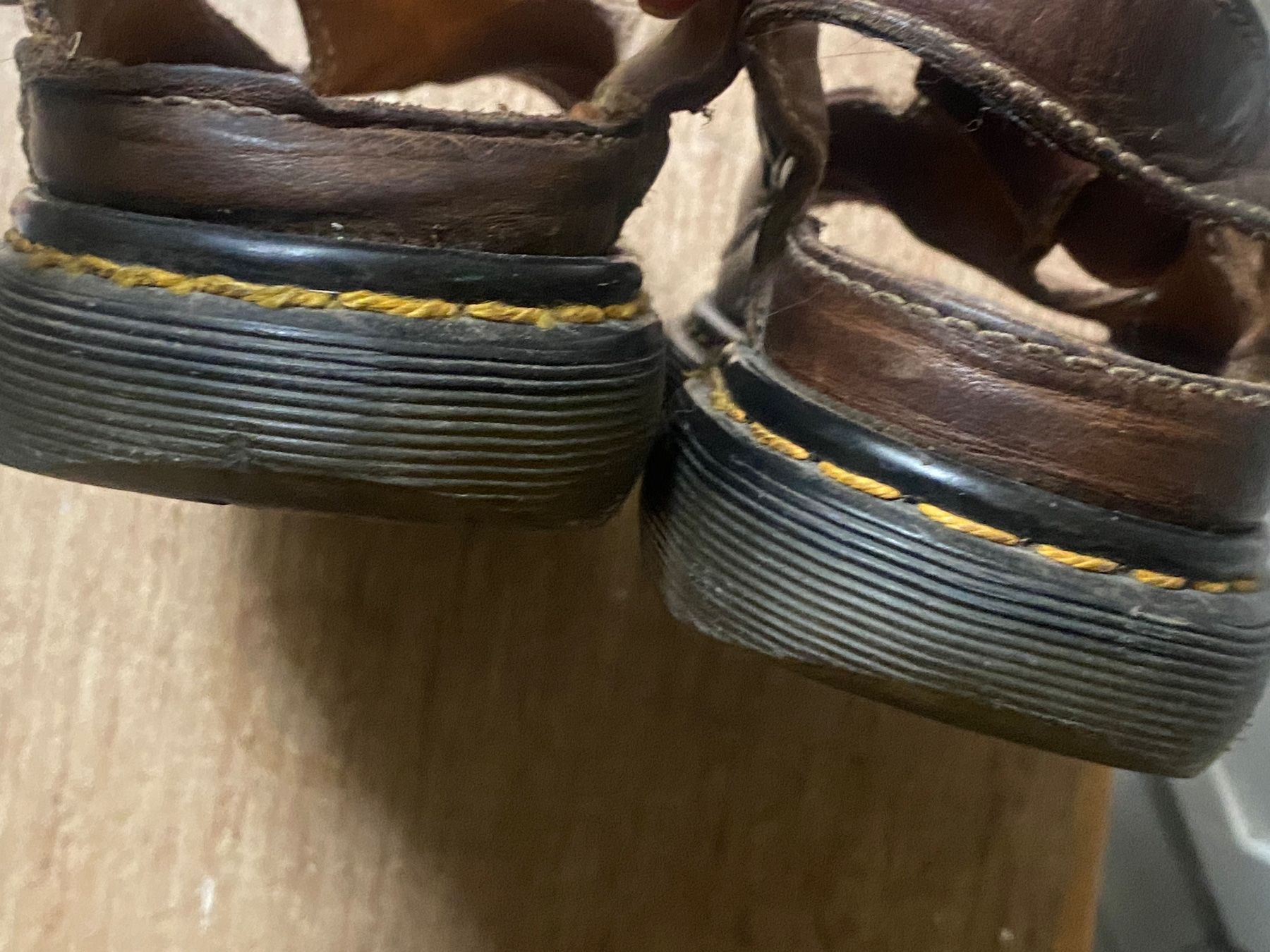 Dr. Martens Scarpe da donna: sandales Dr. Martens – Usato da Fribourg venduto da cat_prf9 2