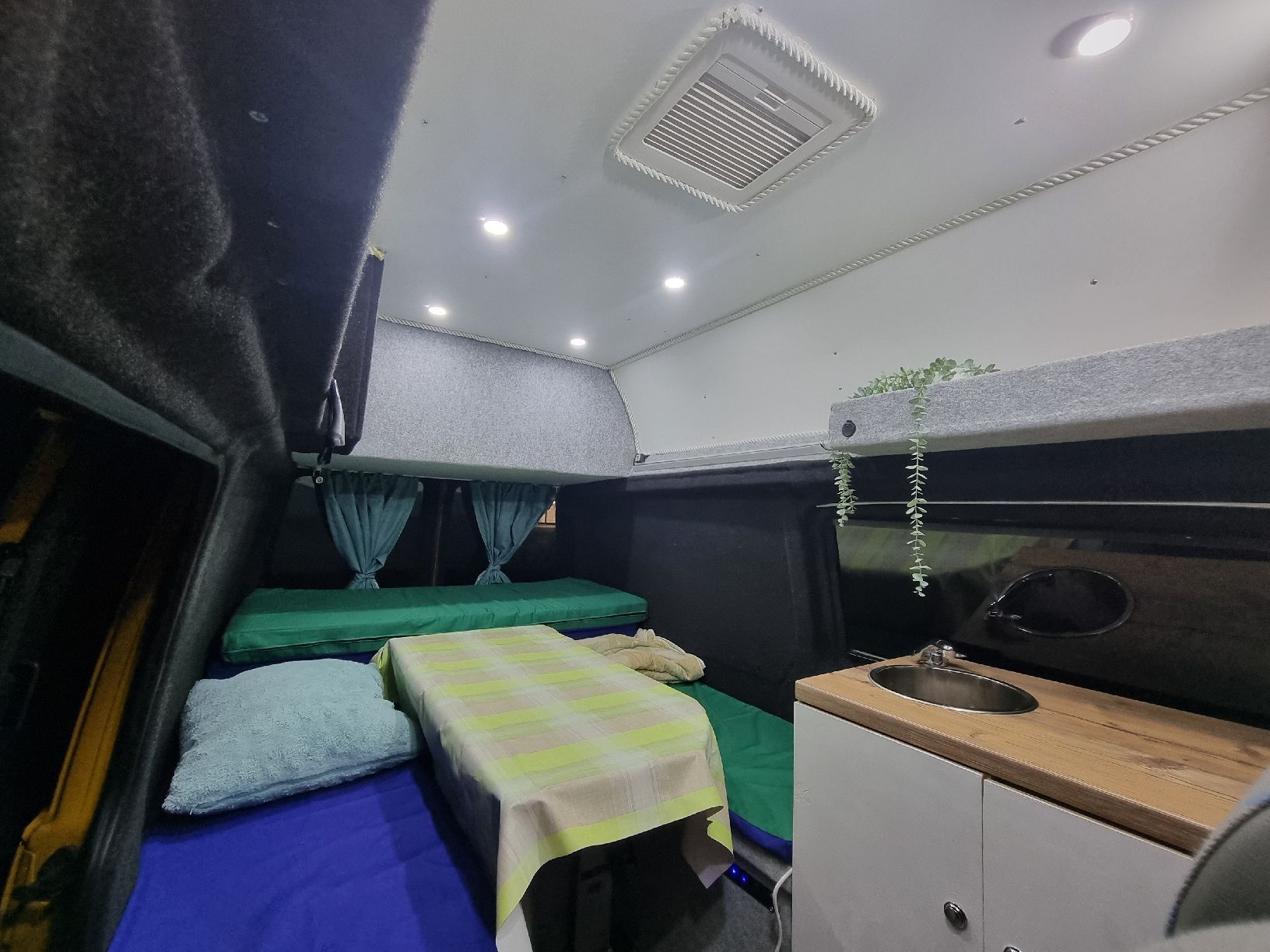 VW Véhicules de camping: VW T5 Camper  – D'occasion à Wohlen AG par kri_2mj8 8