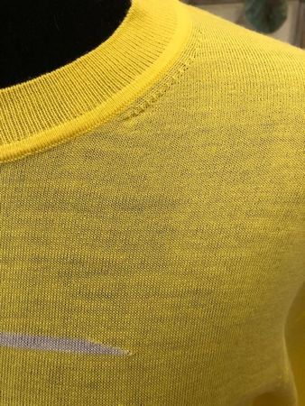 Gelber Merino Pullover Grösse XS, leicht und fein gestrickt