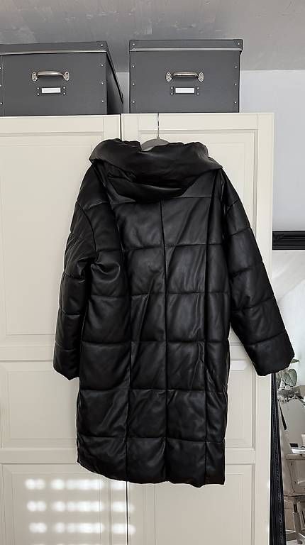 Stradivarius Cappotti: Stradivarius Wintermantel in Lederoptik – Usato da Wollerau venduto da nad_tkc7 2