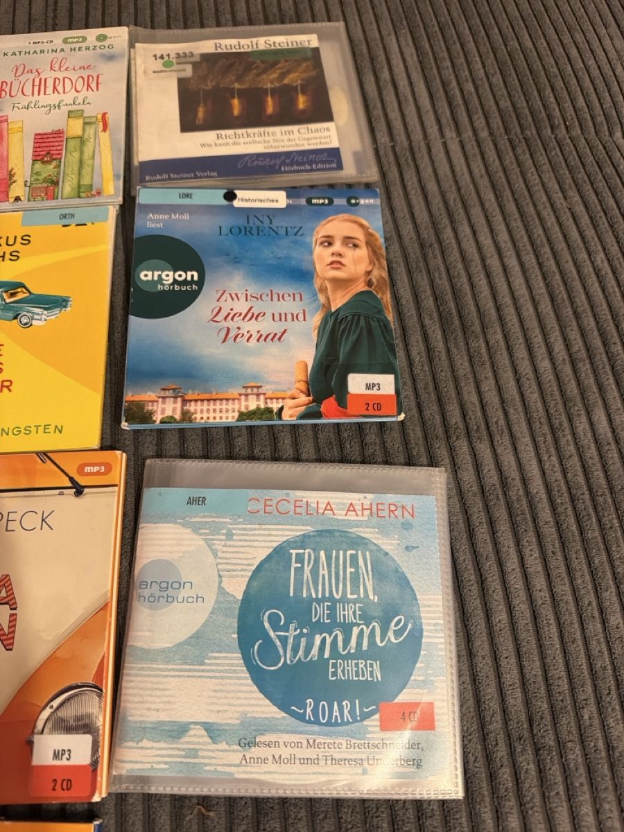 Audiolibri: 10 Hörbücher  – Usato da Wahlen b. Laufen venduto da Salome7 3