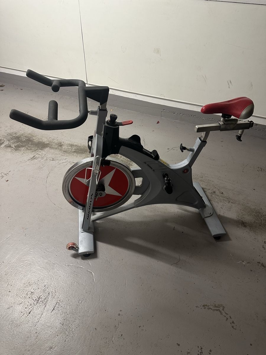 Schwinn Vélos d'appartement: Spinningvelo – D'occasion à Herisau par Filouse 1