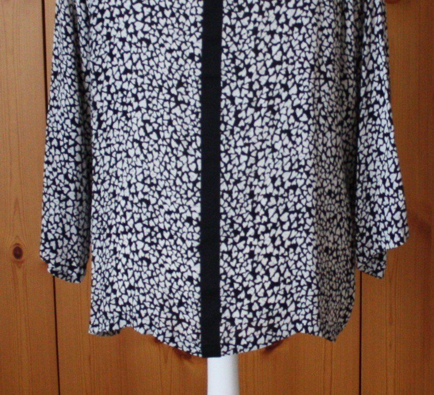 Camicette: Bluse Langarm schwarz - weiss Gr. XL – Usato da Flüelen venduto da Diversicum-Curvy 8