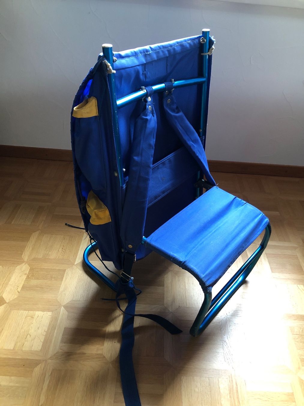 Rucksäcke: Rucksack mit ausklappbaren Sitz – Gebraucht aus Vilters von Zwaergli13 2