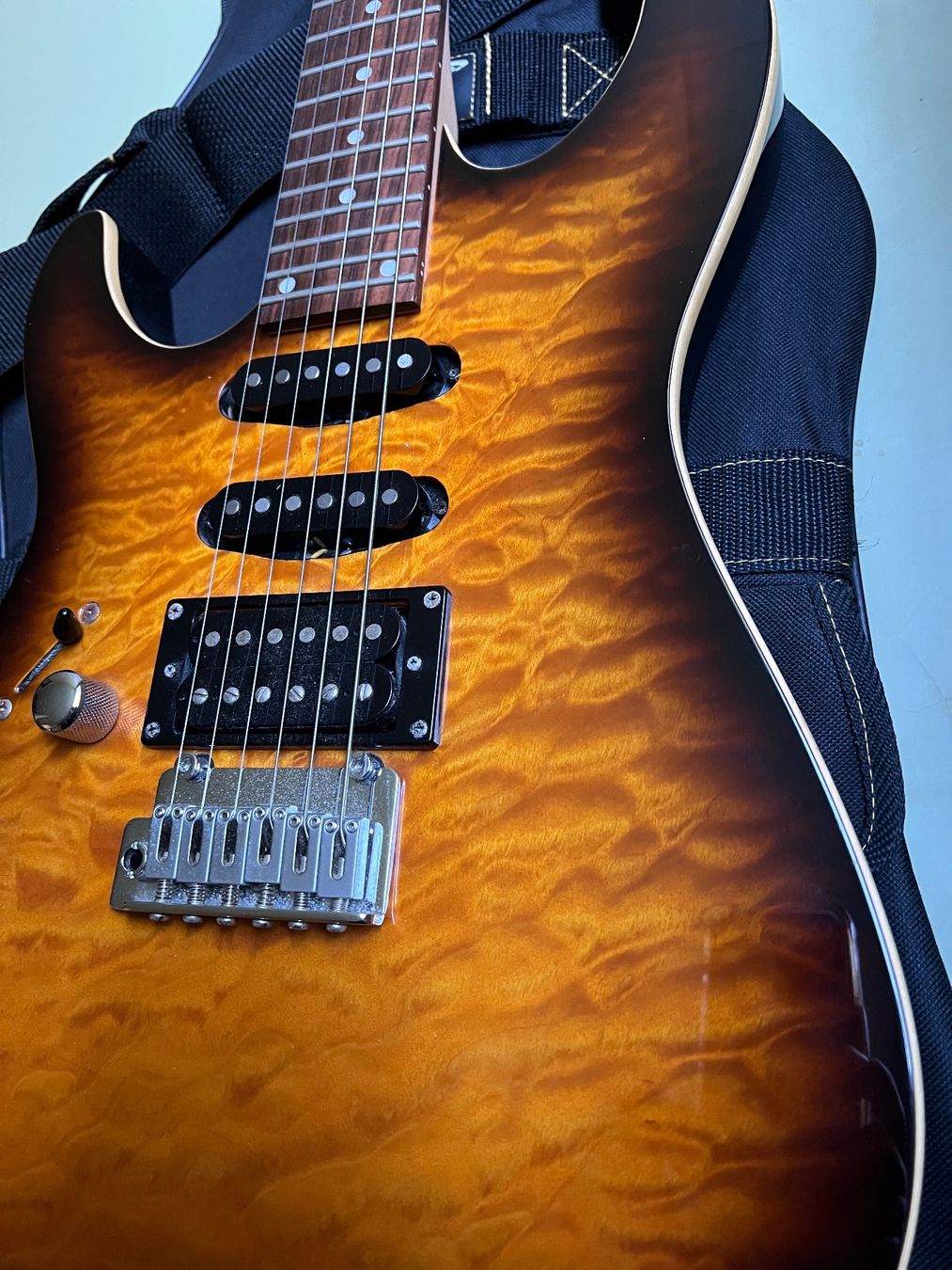 Strumenti musicali: Schöne linkshänder Gitarre – Usato da Hochdorf venduto da Brandnew 1