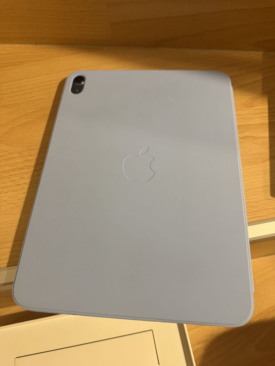 Apple Tablet PC: Apple IPad 10th Generation Wi-Fi 256GB – Usato da Reinach BL venduto da Schaenzilia 9