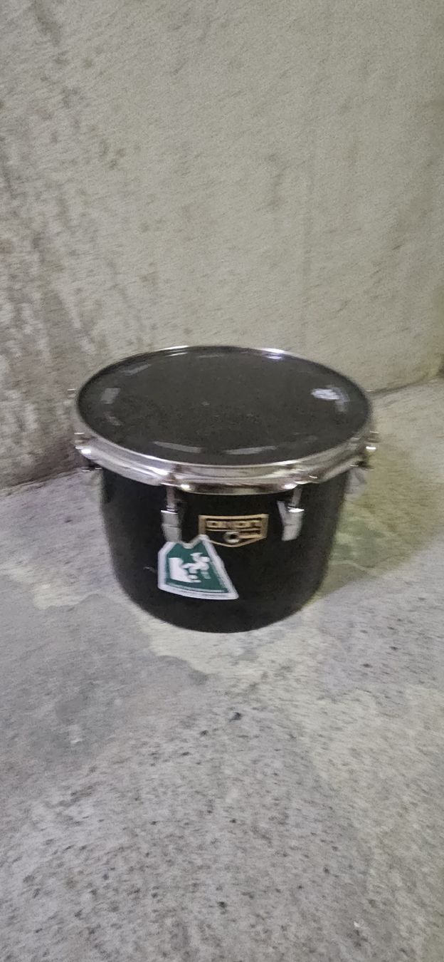 Strumenti musicali: Dixon 14" Conzerttom – Usato da Rapperswil SG venduto da Portschluessel