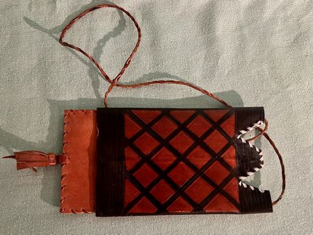 Porte-monnaie pochette cuir teinté artisanat touareg