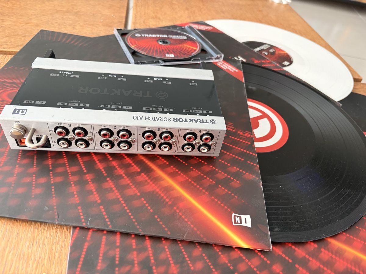 Traktor Equipement studio: Native Instruments Traktor A10 complet – D'occasion à Gampelen par Jay_23 1