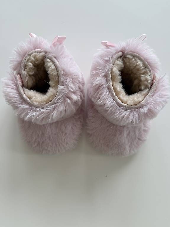 Ugg Schuhe für Jungen: Ugg bambina EU 18 rosa – Gebraucht aus Bellinzona von mon_2wjn