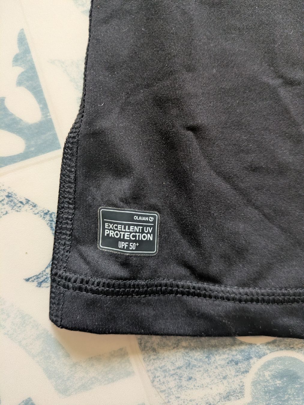 Decathlon Maillots de bain & Bikinis: Longsleeve zum Surfen – Neuf (Voir description) à Schwyz par Magdalena86 2