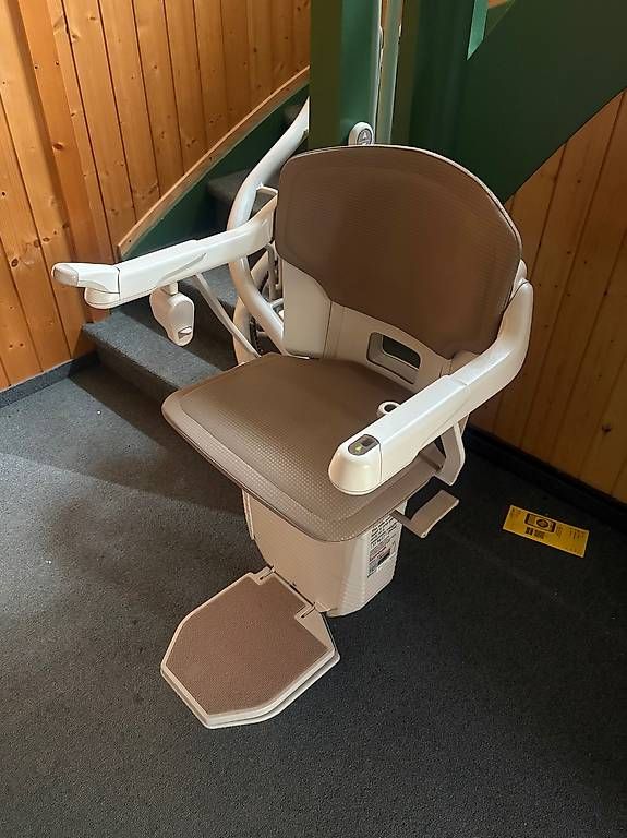 Scale: Treppenlift STANNAH Modell 260 – Usato da Schwanden GL venduto da Halten5 1