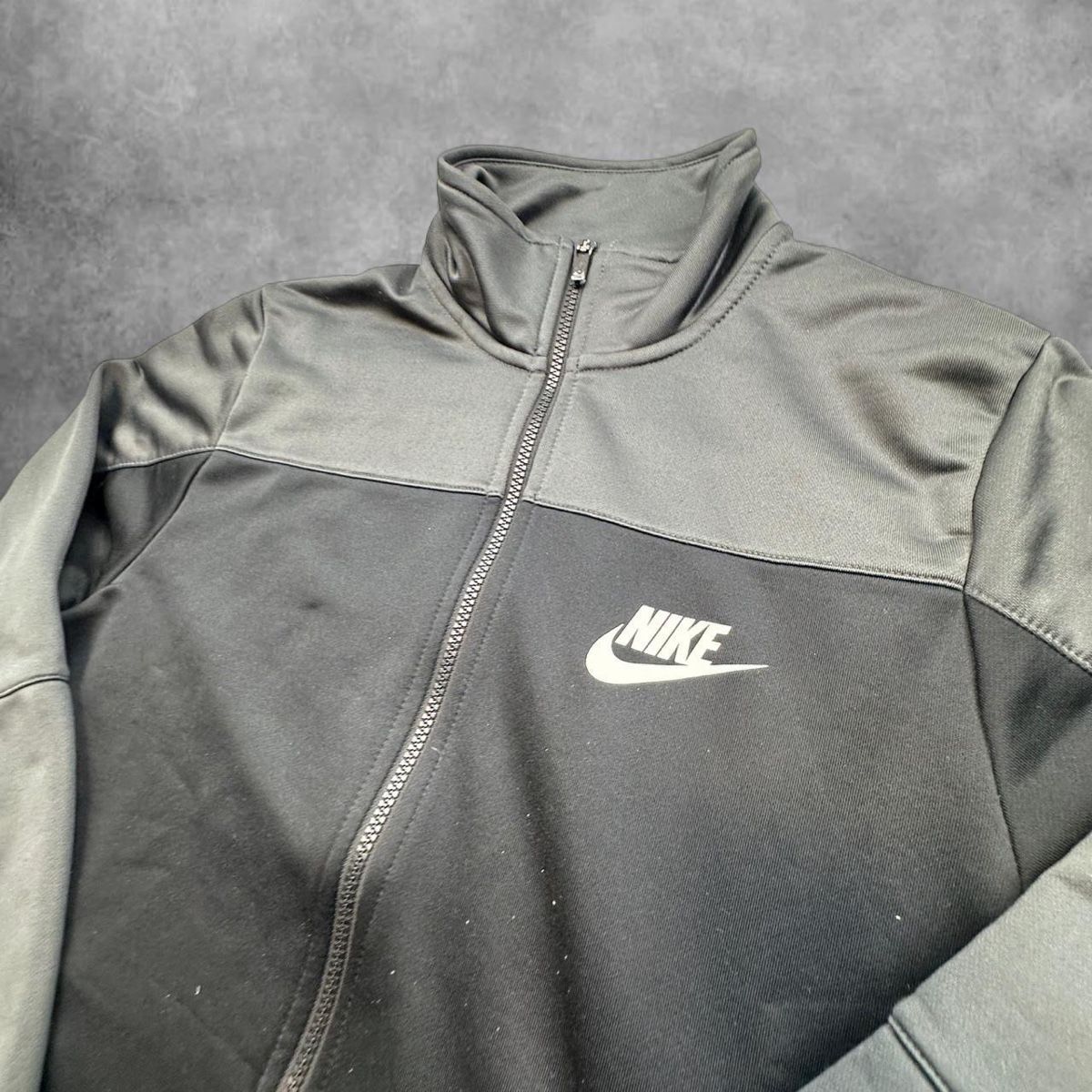 Nike Jacken: Nike grey jacket – Gebraucht aus Erlinsbach SO von TogaResell 1
