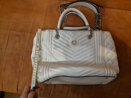 Borsa a mano originaleGuess, colore bianco, trapuntata usata