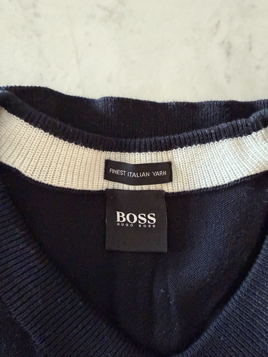 Maglioni & Felpe: Hugo Boss Pullover, Grösse M, Dunkelblau, Top Zustand! – Nuovo (secondo la descrizione) da Wetzikon ZH venduto da Bokidogas 1