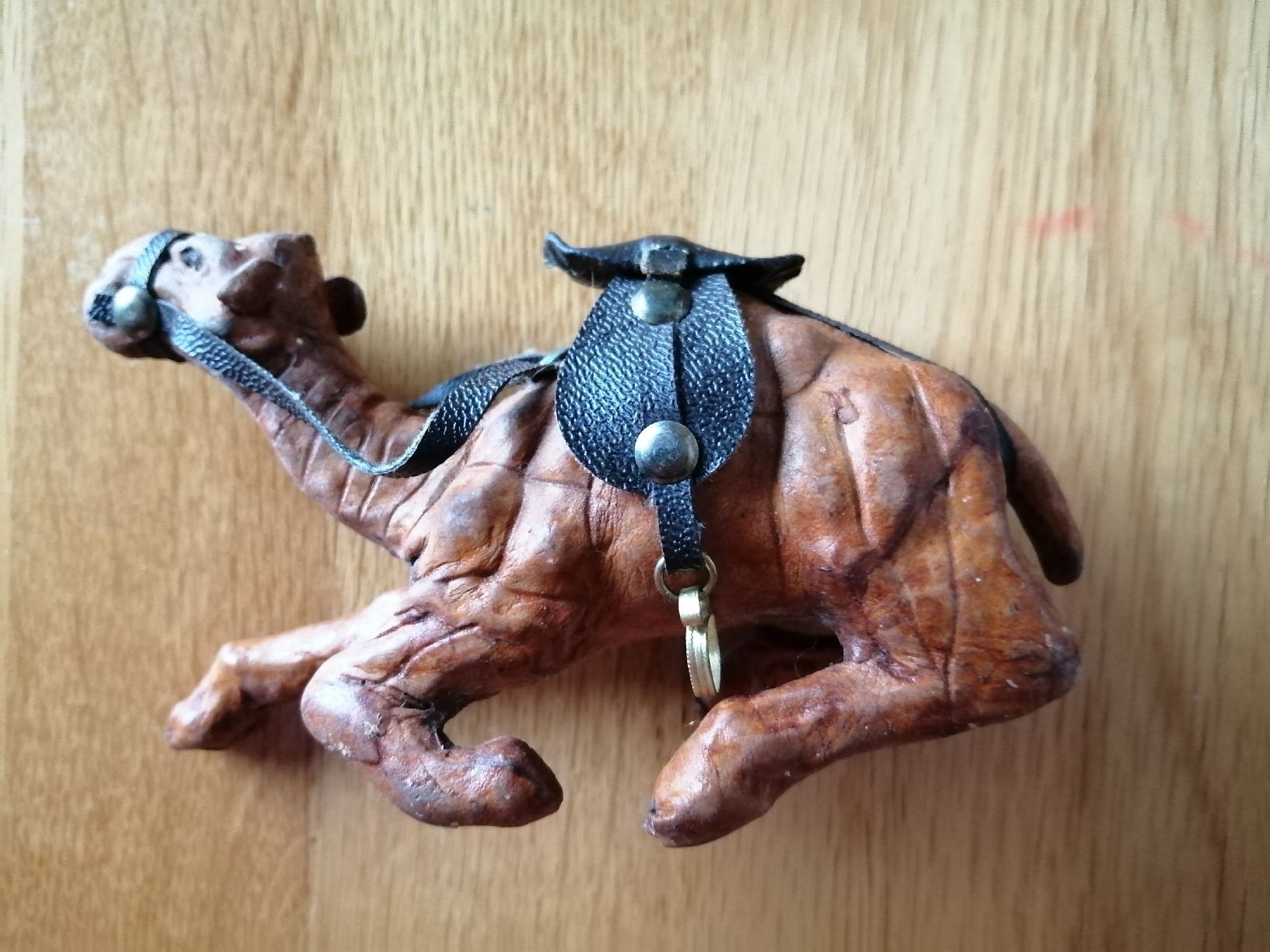 Statuette: Kamel Figur Krippenfigur mit Sattel. Sammlerstück!  – Nuovo (secondo la descrizione) da Honau venduto da holunder3 4