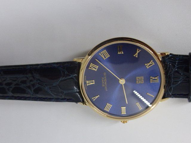 Givenchy Orologi: Montre GIVENCHY PARIS à quartz – Usato da Porrentruy venduto da Tic-Time