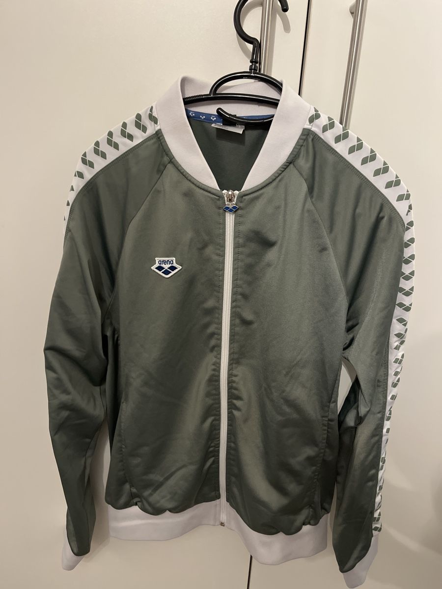 Giacche: Arena Trainingsjacke Gr. S olive – Usato da Rothenburg venduto da Calabasas99