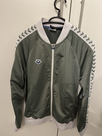 Arena Trainingsjacke Gr. S olive