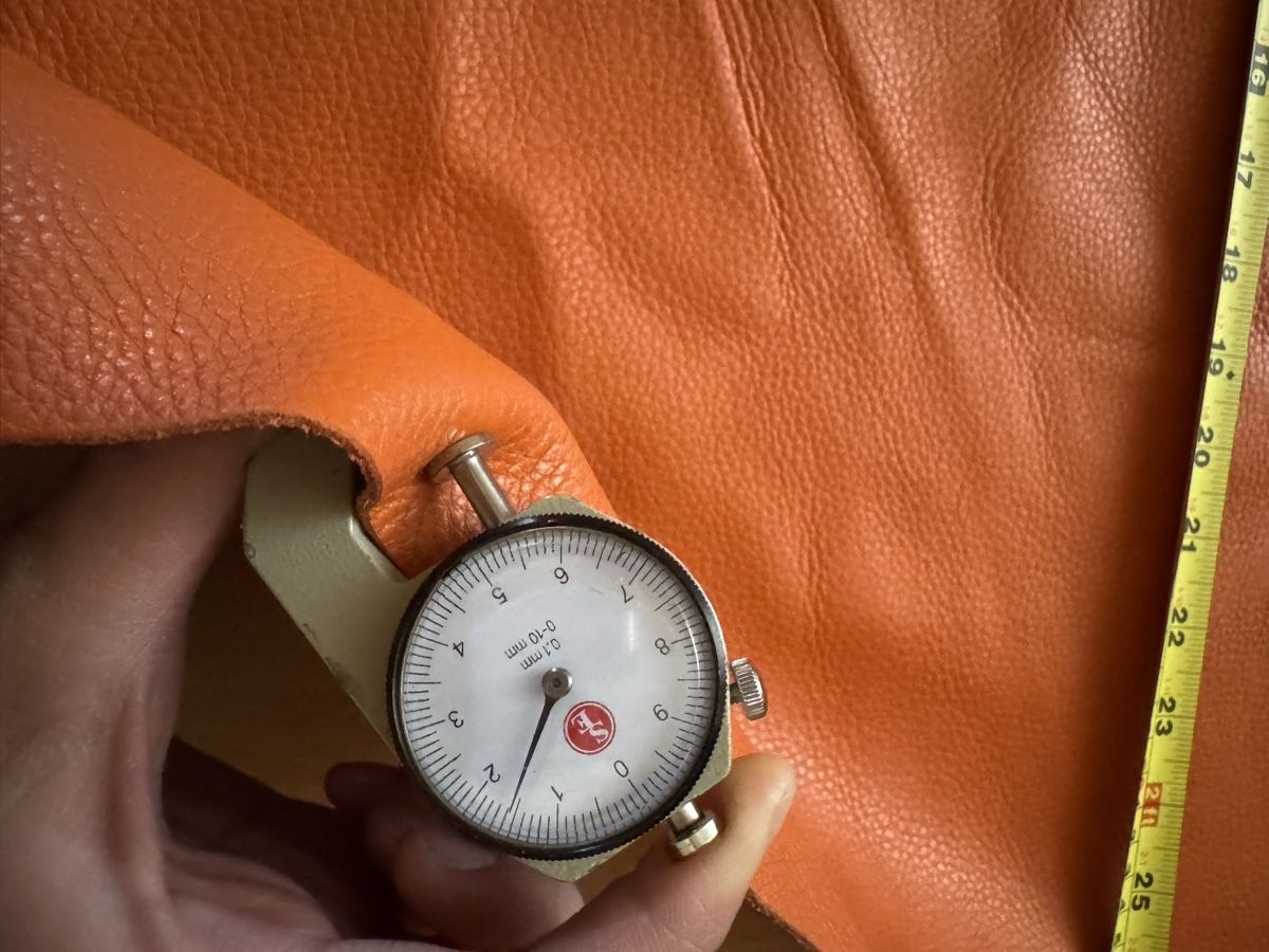 Tessuti: Großes Lederstück, 1,5 mm dick, Orange – Nuovo (secondo la descrizione) da Veyras venduto da ValClasse 2