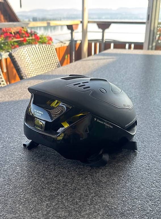 Caschi: Sweet Protection x Pas Normal Studios Helm – Usato da Basel venduto da fab_h99b 1