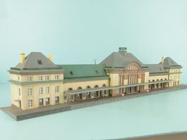 Kibri K 685, Großer Bahnhof in Spur Z, aus Bausatz
