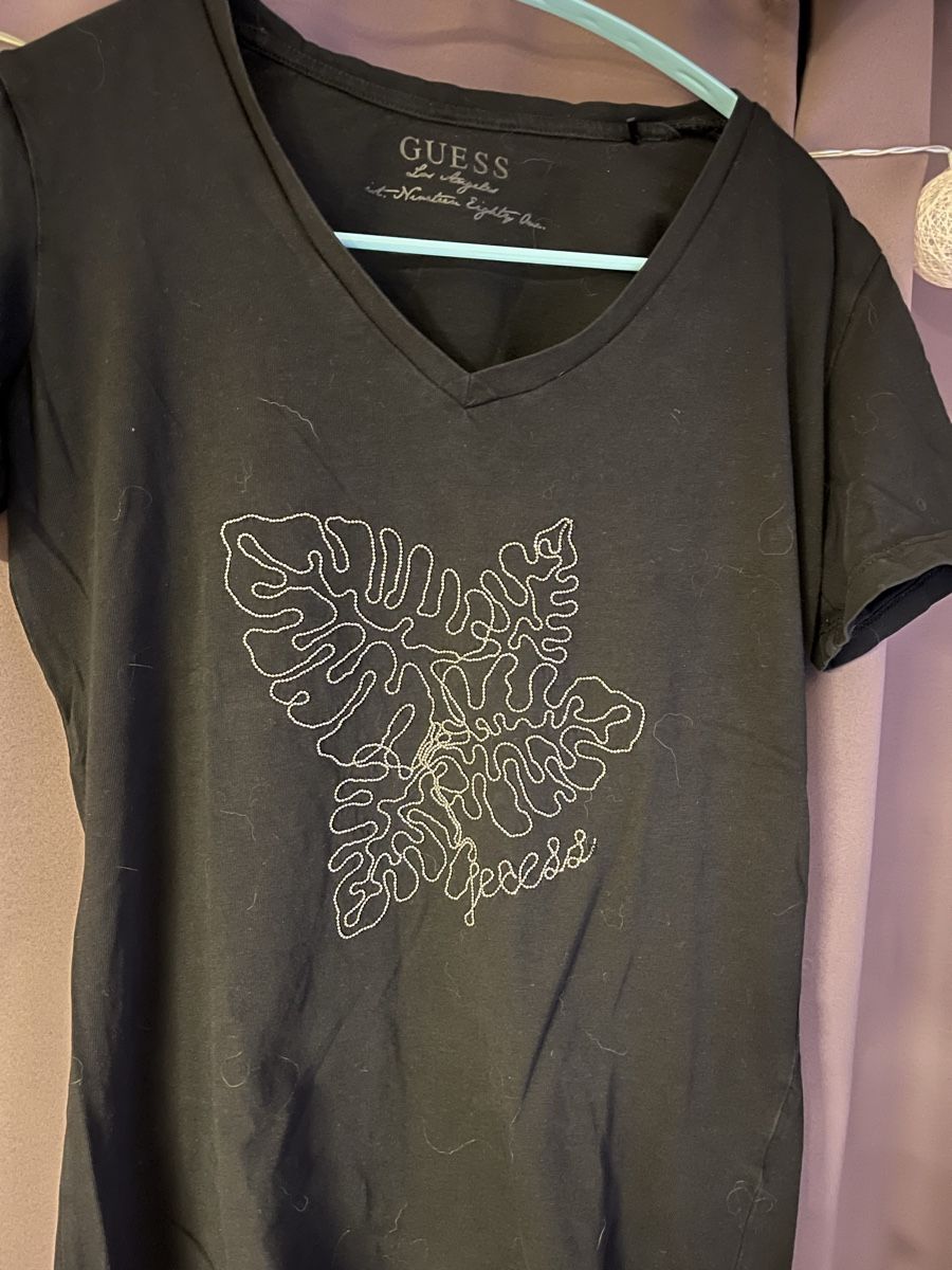 Guess T-shirts: Guess S – D'occasion à Saxon par Marine11 1