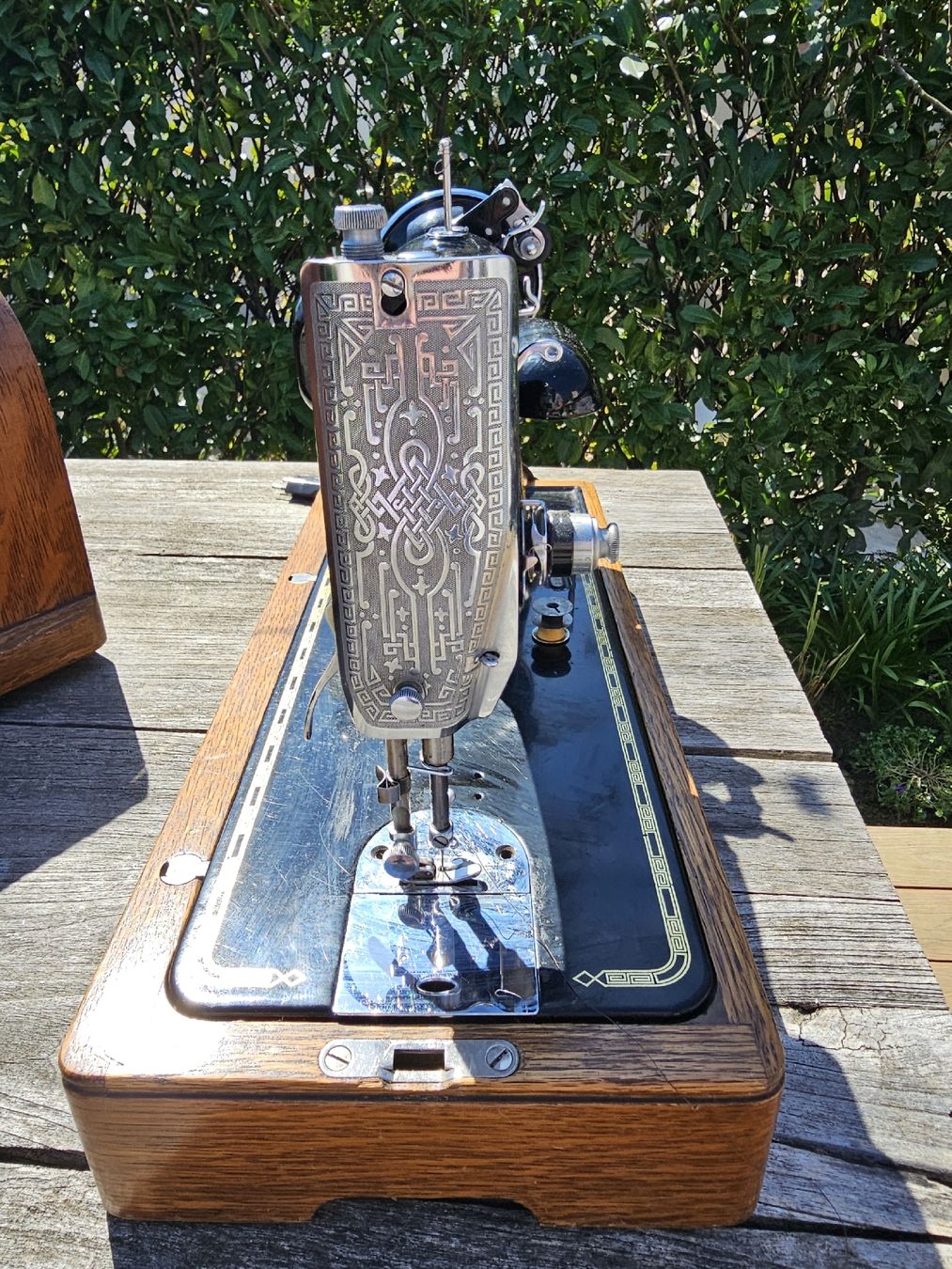 Singer Macchine da cucire: Singer Nähmaschine mit Holzbox – Usato da Oberwil BL venduto da 007re 3