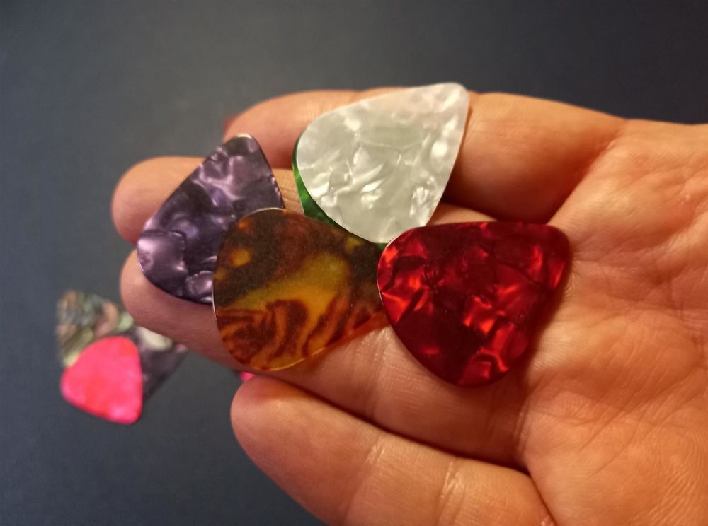 GEWA Plektrenhalter Aus Gummi – Für Mikrofonstativ, 18 Cm, Platz Für 5–6 Plektren