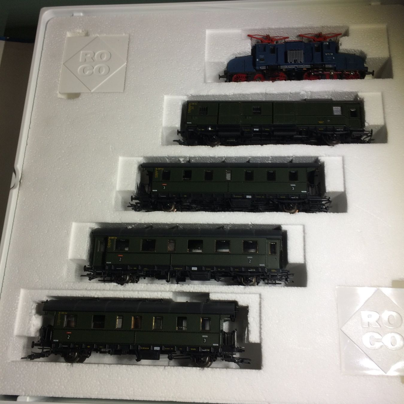 Roco Modellini di ferrovie: ROCO HO Coffret train "40 Jahre DB" - Edition Limitée! – Nuovo (secondo la descrizione) da Vevey venduto da rog_9vvj 1