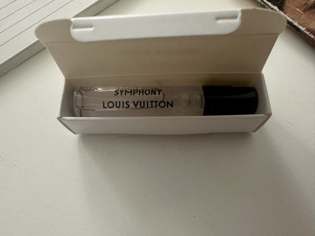 Louis Vuitton Profumi & Eau de Toilette: Louis Vuitton Symphony Parfum Probe 1ml, neu, Sommerd – Nuovo e nell'imballaggio originale da Pratteln venduto da milisandra 2