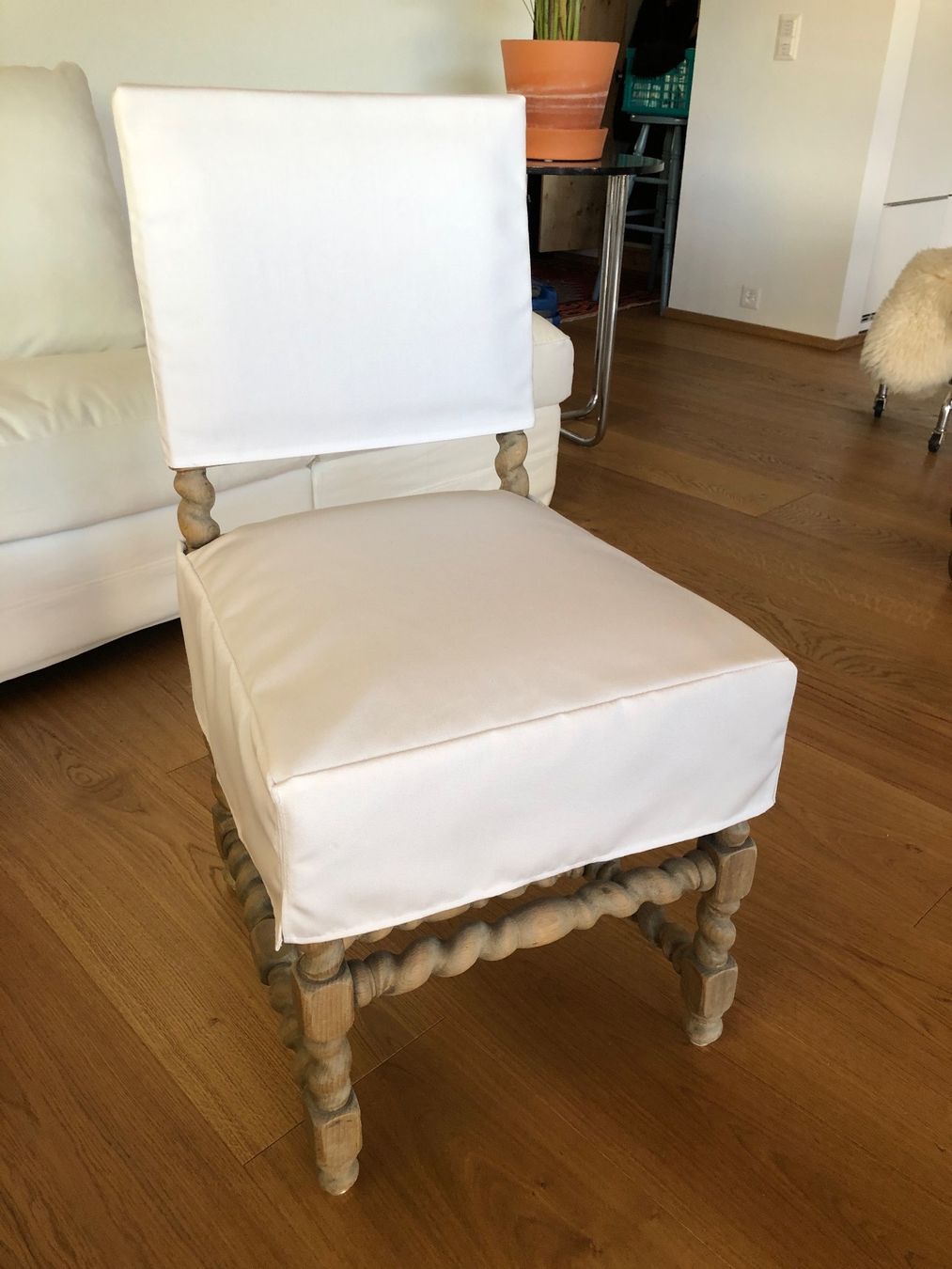 Stühle: 4 STÜHLE gepolstert mit div überzügen – Gebraucht aus Zürich von chair02 4