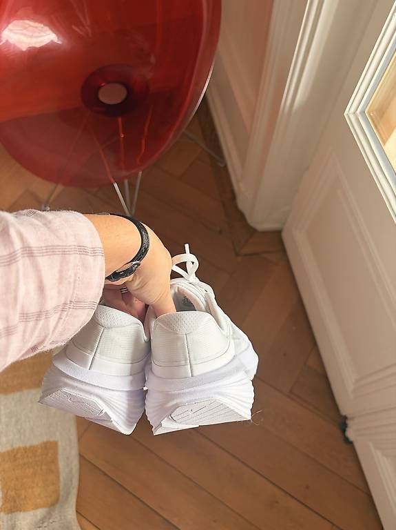 Chaussures femmes: Nike running blanches  Taille 38 – D'occasion à Lausanne par ama_6fzt 1