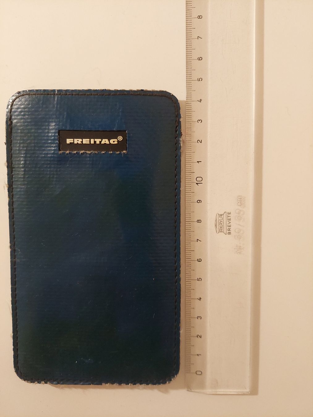Freitag Cover & Protezioni schermo: Freitag Handyhülle – Usato da Ennetbaden venduto da bad_5fyg 1