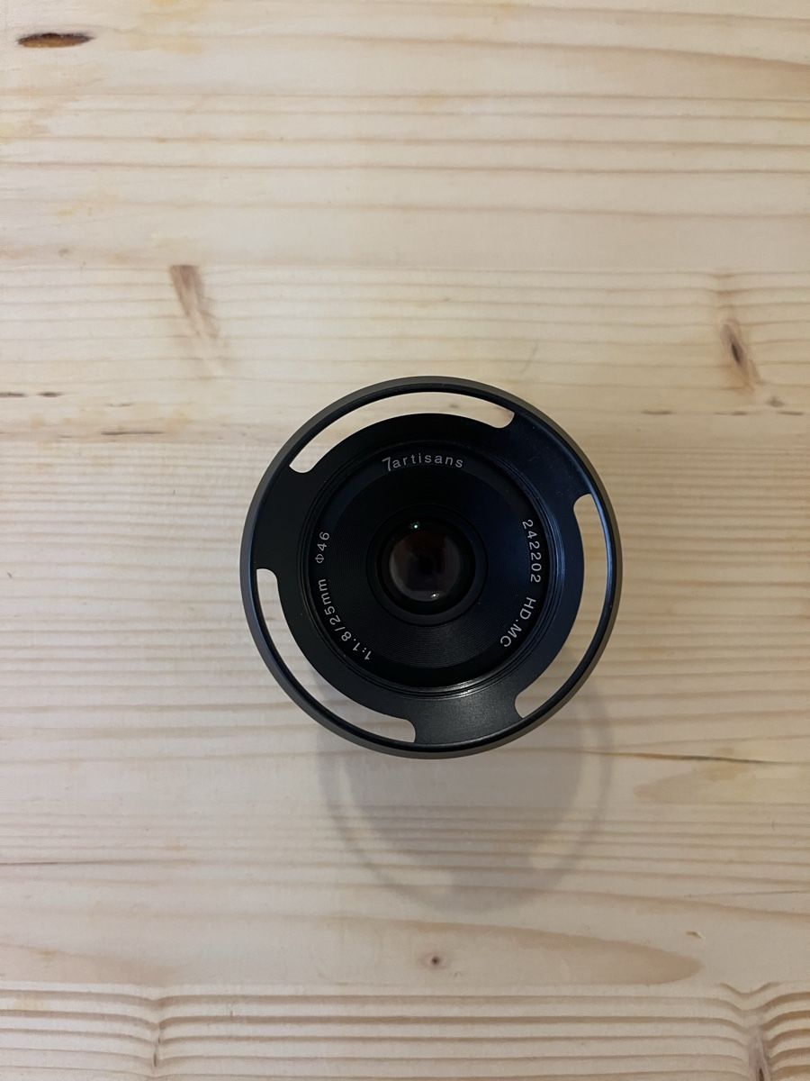 7artisans Obiettivi: 7artisans 25mm F1.8 Objectif Micro 4/3 – Nuovo (secondo la descrizione) da Neuchâtel venduto da ricachvend 1