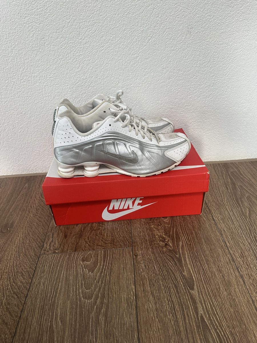 Nike Chaussures hommes: Shox R4 – D'occasion à Belp par winnie2001 1