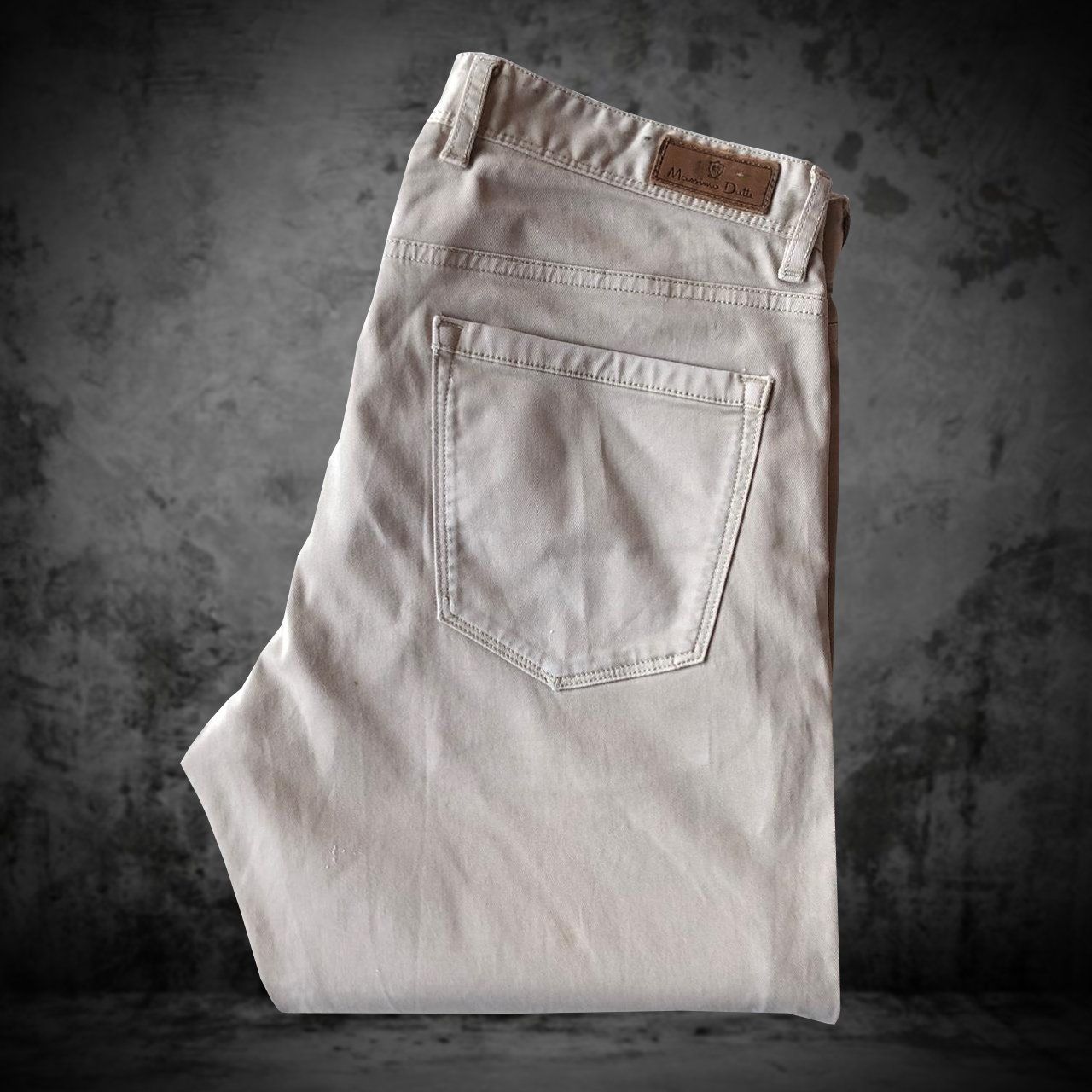 Massimo Dutti Pantaloni: Pants Massimo Dutti Beige Men 30 – Usato da Genève venduto da ang_7j7j 2