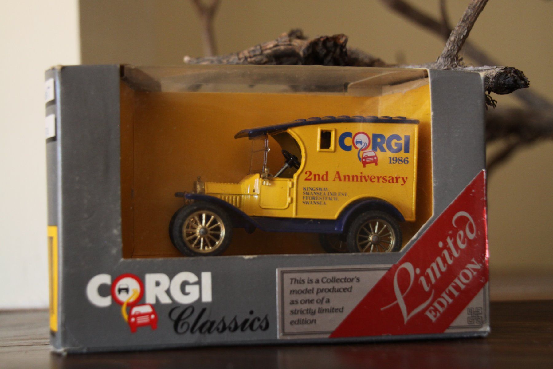 Corgi Toys Voitures modèles: Corgi Classics Ford Model T Van Limited Edition 1996 OVP – Neuf (Voir description) à Wangen an der Aare par RareAndLimited